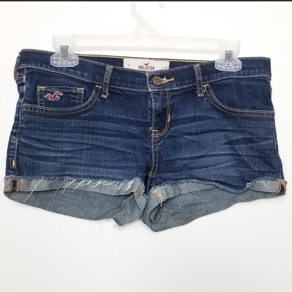 Hollister shorts size 7 W28